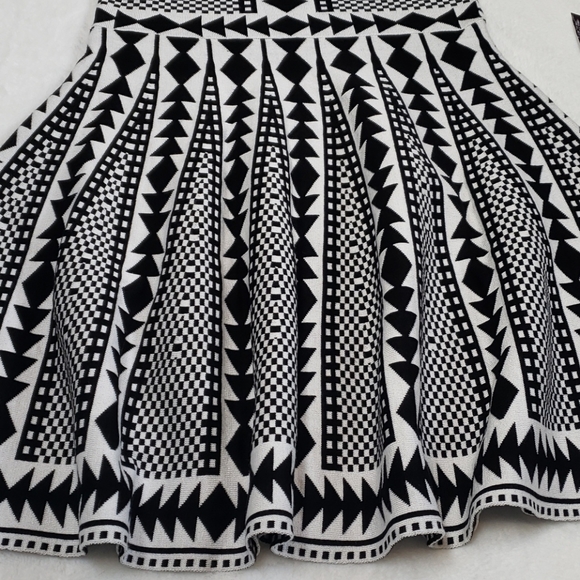 Nina Leonard Geometric Fit and Flare Dress - Picture 4 of 10